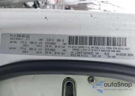 2017 Ram 1500 Express 4X4 6'4 Box z USA, uszkodzony, nr VIN 1C6RR7FT5HS760391